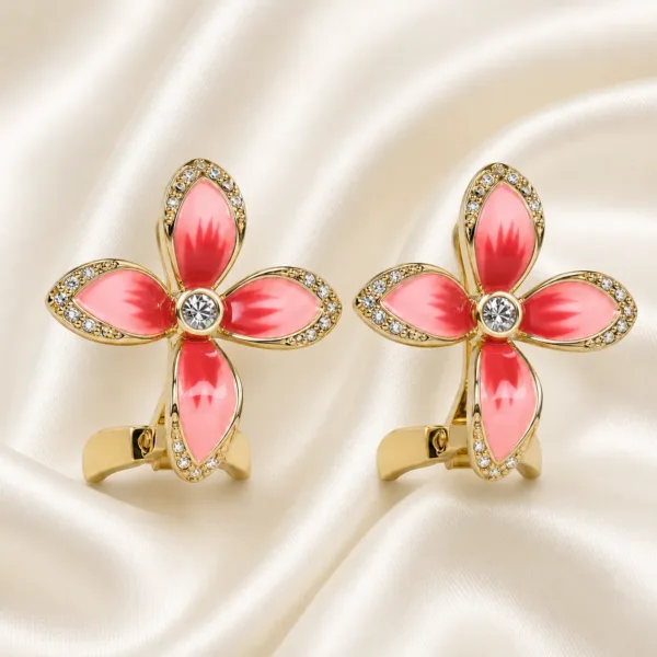 brincos dourados flor rosa com cristais em cetim marfim