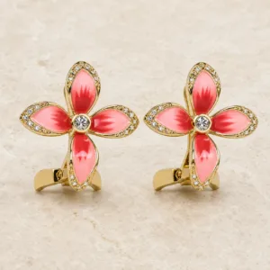 brincos dourados flor rosa com cristais em pedra clara