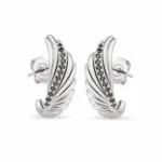 brincos prateados de moda em asa com cristais escuros em fundo branco, referência 85372-1