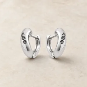 brincos prateados de moda em argola curva com cristais em pedra clara, referência 85372-2