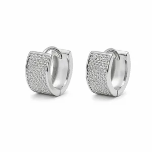 brincos prateados de moda em argola larga texturizada em fundo branco, referência 85373-3