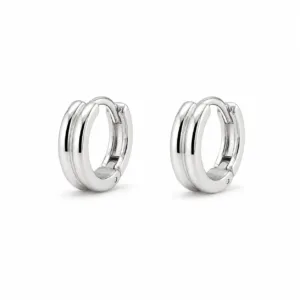 brincos prateados de moda em argola dupla minimalista em fundo branco, referência 85373-4