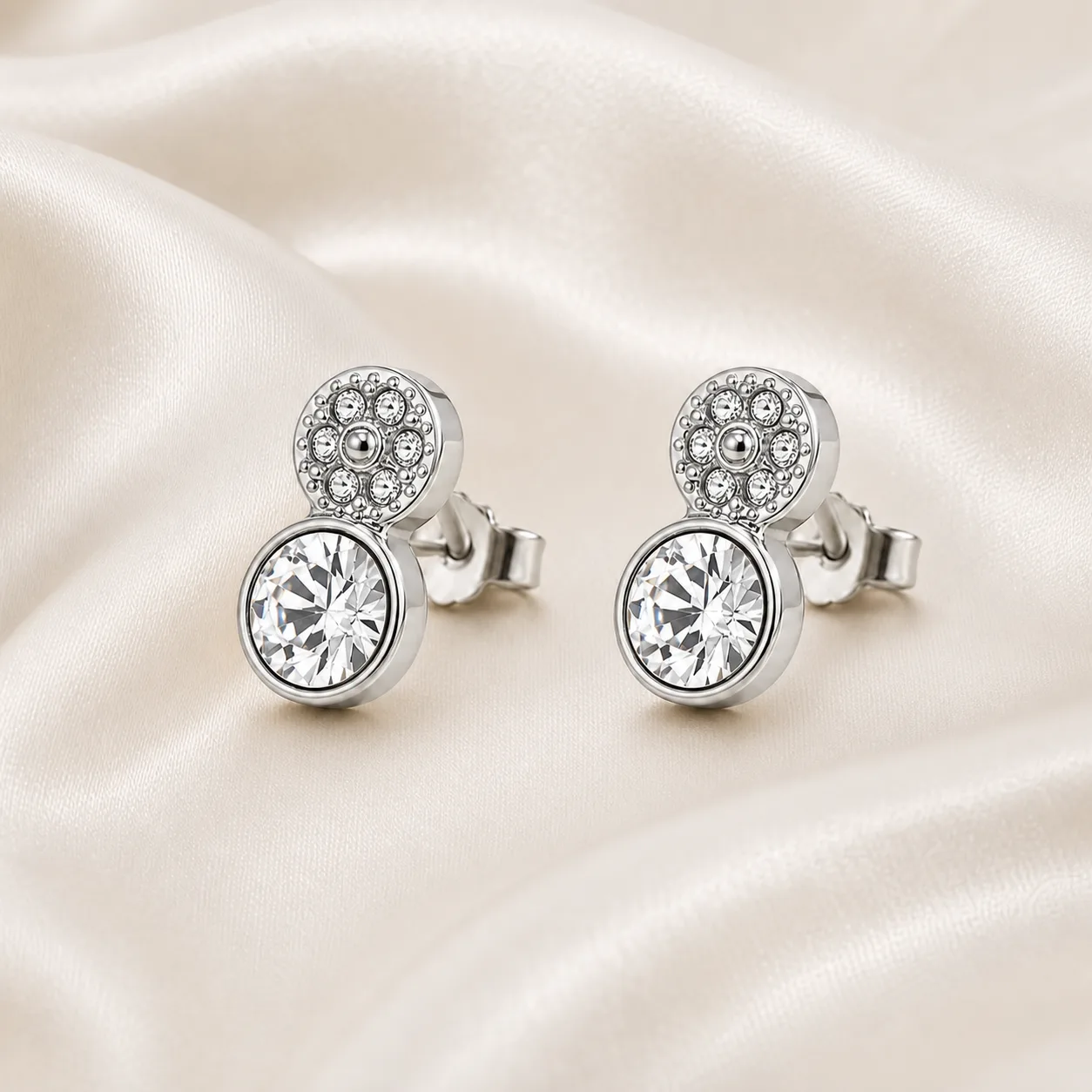 brincos prateados fashion com dois círculos de cristais em cetim marfim, referência 85374-13