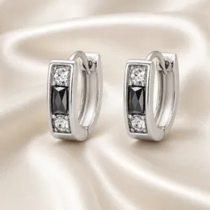 brincos prateados fashion geométricos preto e cristal em cetim marfim, referência 85374-15
