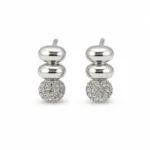 brincos prateados sofisticados com esferas e pavé em fundo branco, referência 85374-17