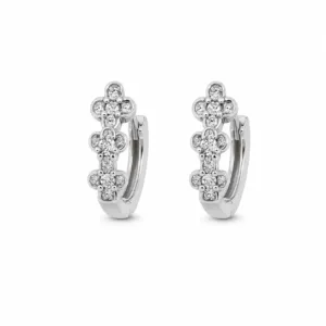 argolas prateadas com três flores de cristais em fundo branco, referência 85375-4