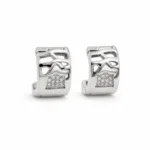 argolas prateadas modernas largas vazadas com pavé em fundo branco, referência 85375-5