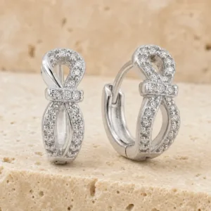 argolas prateadas elegantes com la莽o pav茅 em pedra clara, refer锚ncia 85376-5