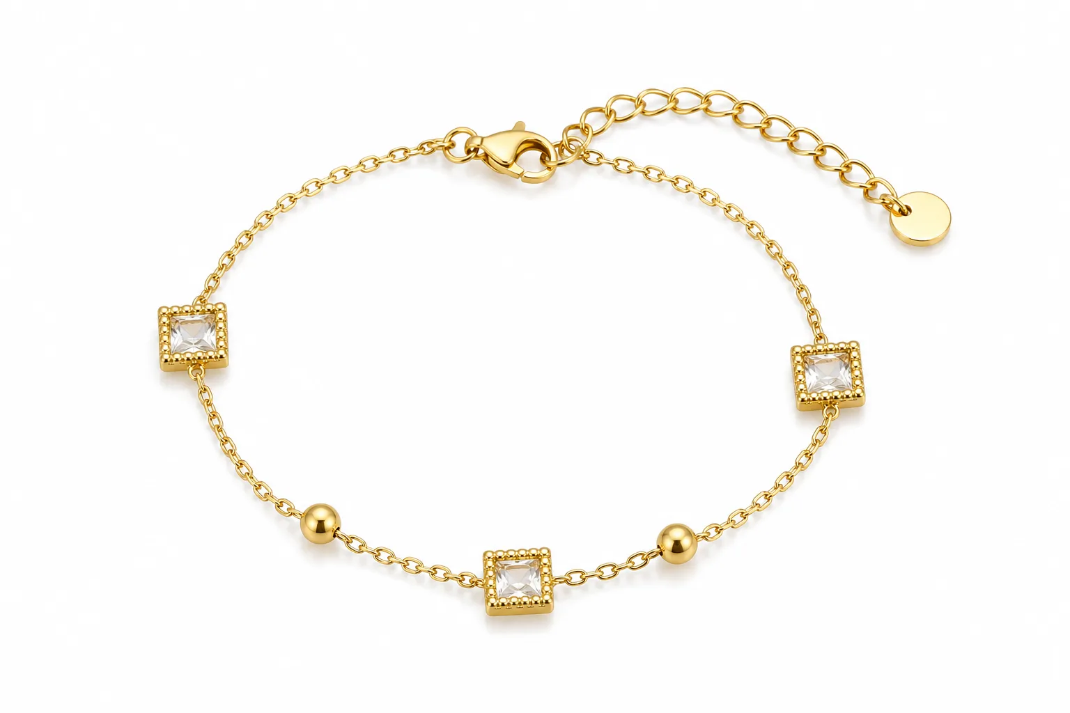 pulseira dourada com cristais quadrados e contas em fundo branco, referência 85384-1