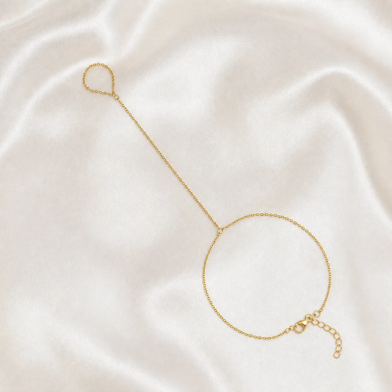 pulseira de mão dourada lisa e minimalista em cetim marfim, referência 85474-1