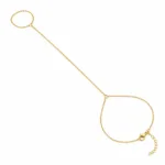 pulseira de mão dourada lisa e minimalista em fundo branco, referência 85474-1