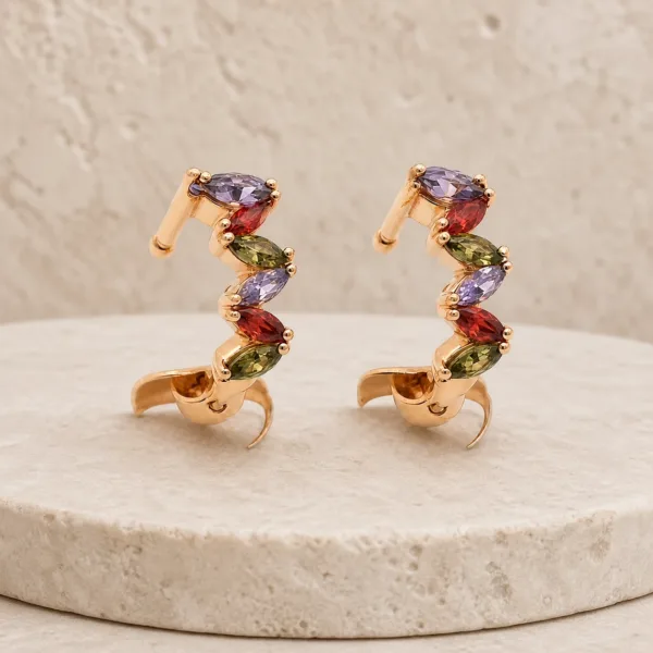 Brincos ear cuff dourados rosa com cristais multicoloridos sobre pedra - Modelo B