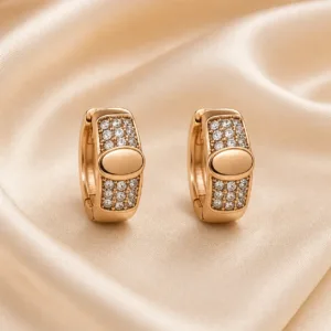 Brincos de Argola Dourados Rosa com Placa Oval e Cristais - Image 2