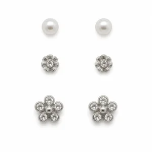 Conjunto de 3 pares de brincos prateados florais em fundo branco