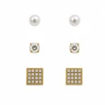 Conjunto de 3 pares de brincos dourados quadrados em fundo branco