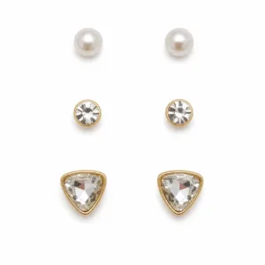 Conjunto de 3 pares de brincos dourados 4230-S003-8A em fundo branco: pérolas, cristais redondos e cristais triangulares