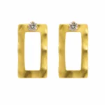 Brincos Dourados Retangulares com Cristal 5429-S007-3 em fundo branco