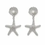Brincos prateados de concha e estrela-do-mar 5290-S018-1B em fundo branco, conchas com p?rolas e estrelas-do-mar