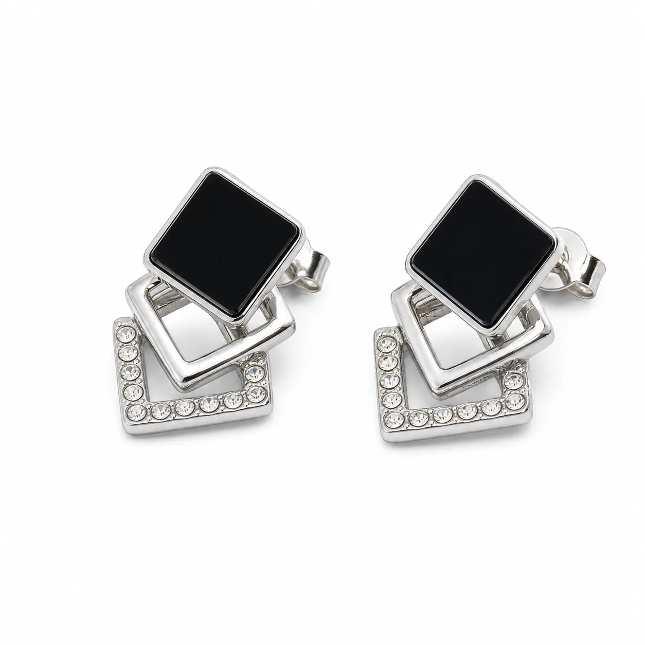 Brincos prateados geométricos com preto 5429-S008-1B em fundo branco